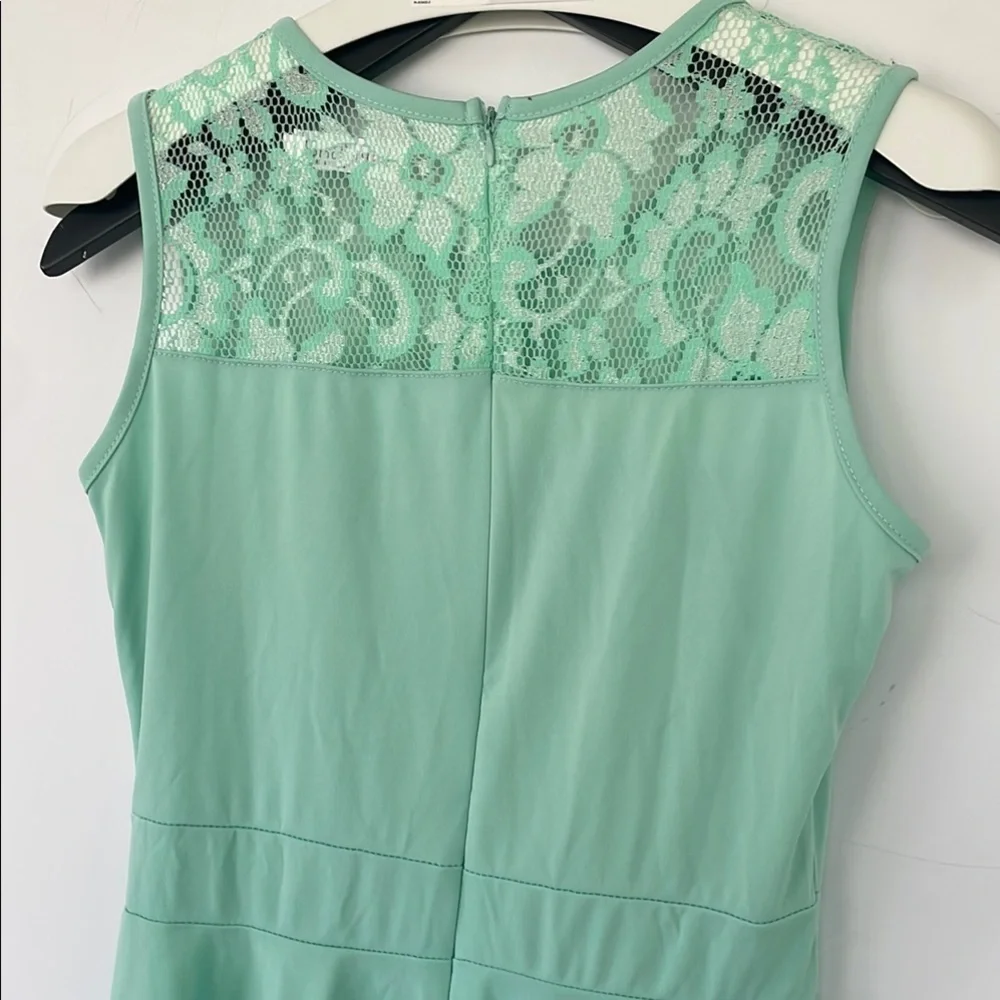 Green A-Line Sleeveless Lace Dress Medium